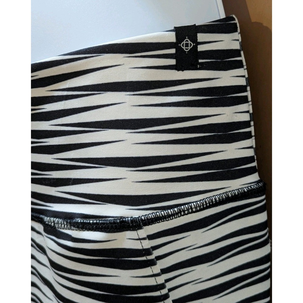 Satva Black & White Zebra Print Workout Compression Leggings Geometric Size L - Picture 5 of 10
